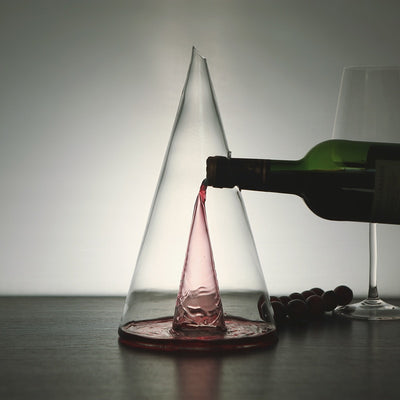 Transparent Wine Decanter in Small size (350ml).